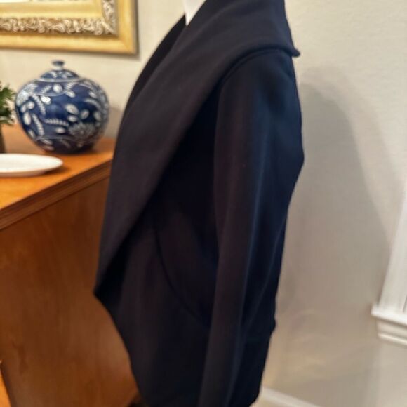 James Perse Black Collared Open Shawl
Cardigan Jacket - Picture 5 of 9